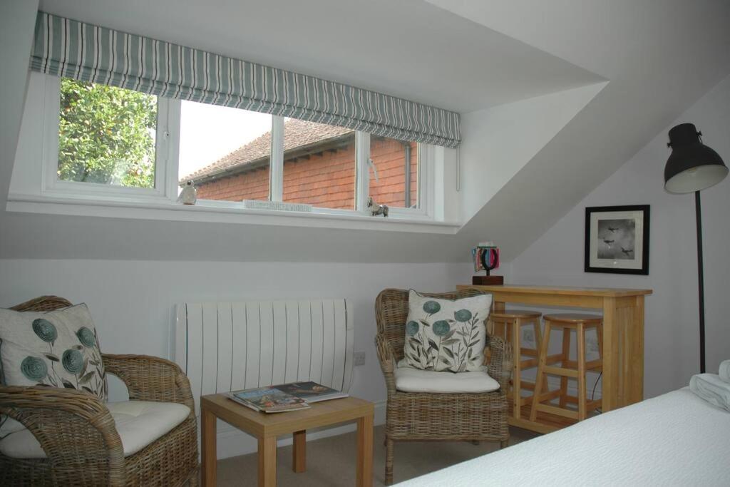 Cowslip Barn Annexe, Countryside Stay Near Chichester Exterior foto
